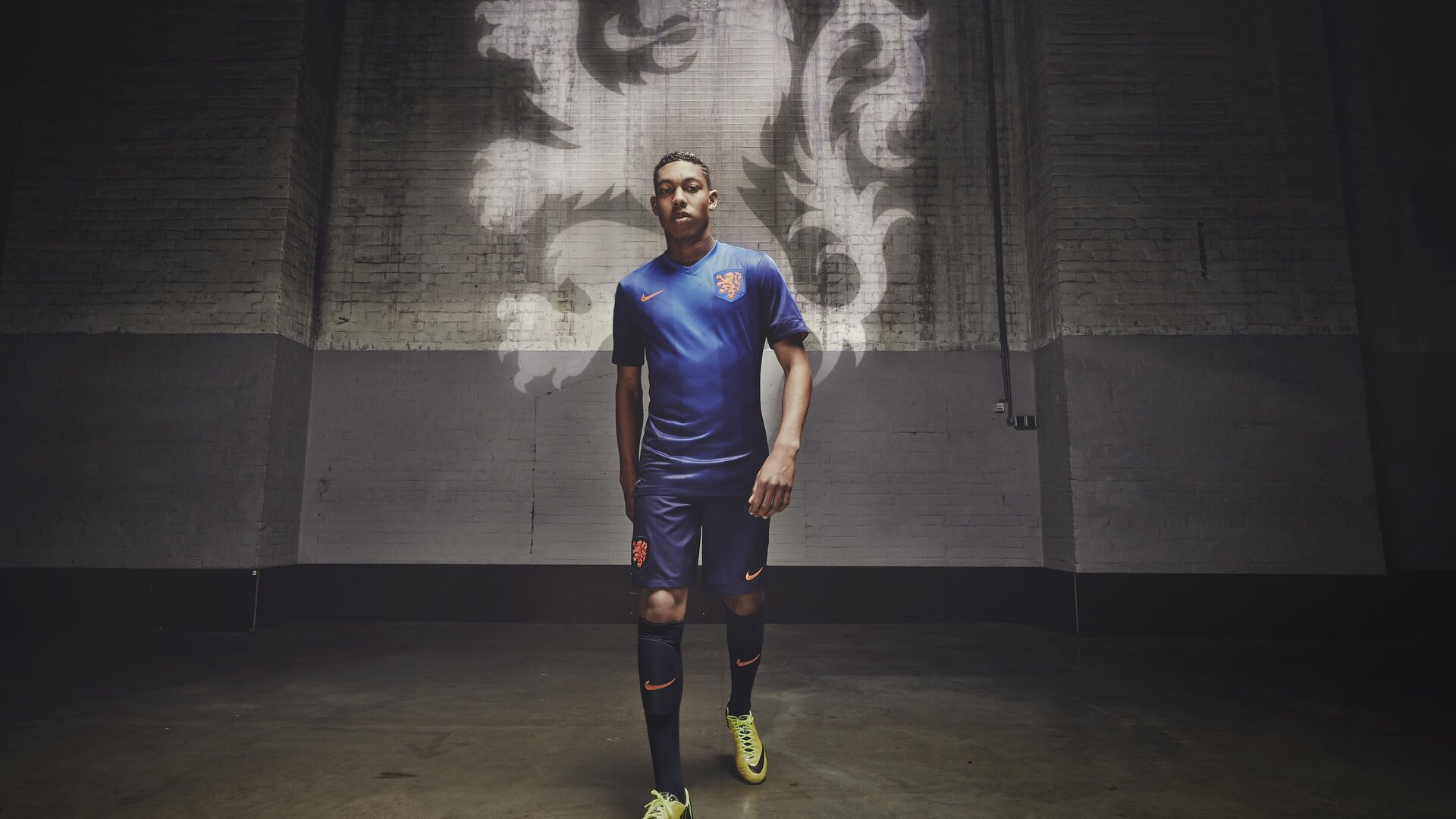 曼联发布纪录片讲述百年荣耀历史，曼联历史奖杯